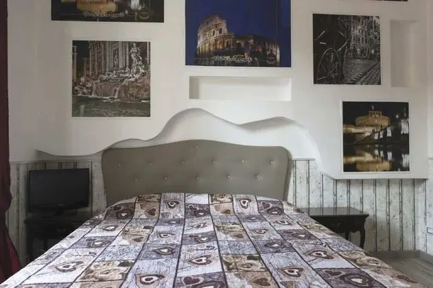 Tek Büyük Yataklı Oda (Roma)