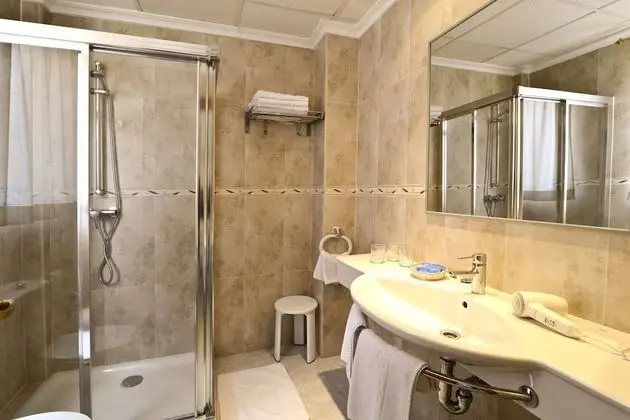 Tek Büyük veya İki Ayrı Yataklı Oda, Balkon