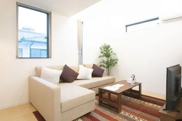 Ev (Private Vacation)