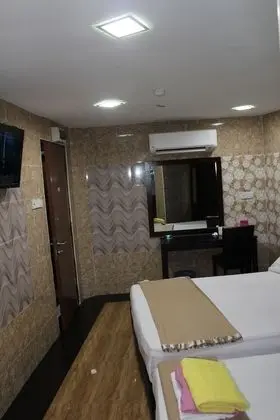 Üç Kişilik Oda