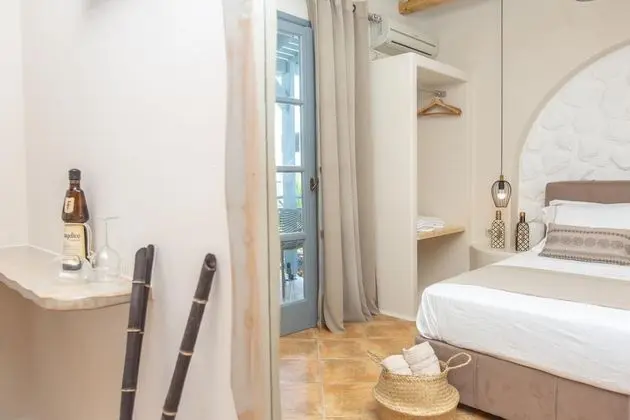 Deluxe Üç Kişilik Oda, Havuz Manzaralı