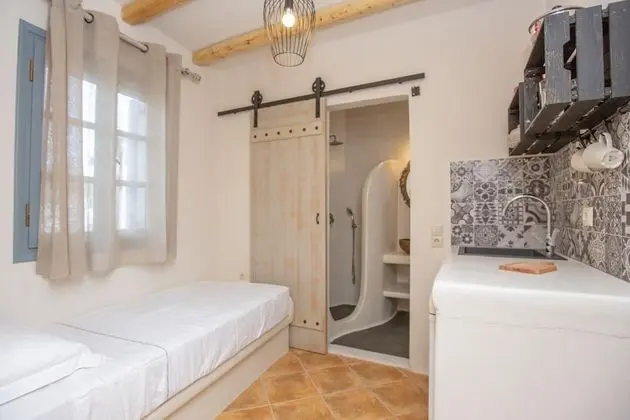 Deluxe Üç Kişilik Oda, Havuz Manzaralı