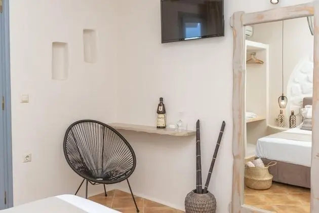 Deluxe Üç Kişilik Oda, Havuz Manzaralı