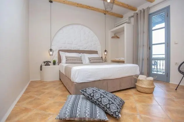 Deluxe Üç Kişilik Oda, Havuz Manzaralı