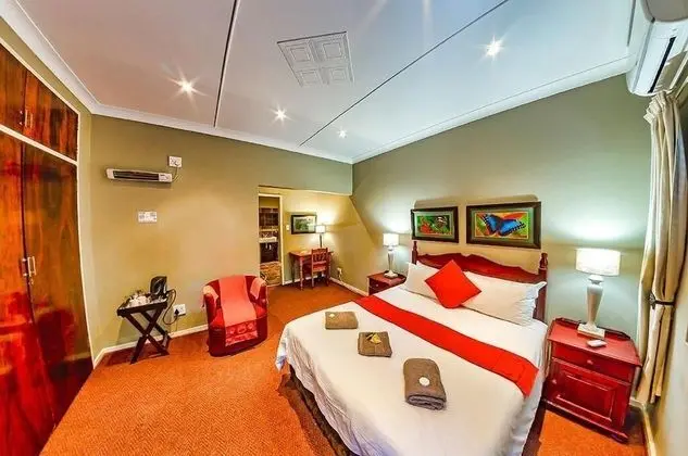 Double room, bath & shower