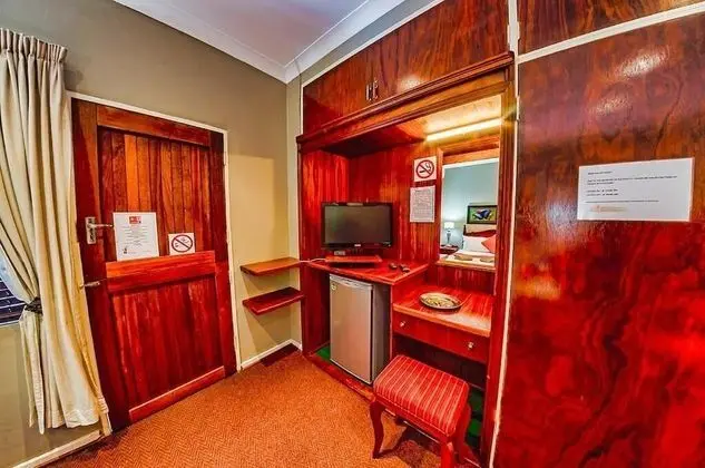 Double room, bath & shower