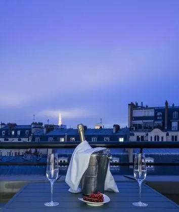 Panoramic Süit, Teras (Eiffel Tower view)