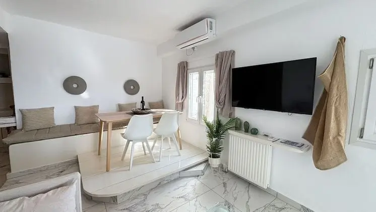 Apartment with Jacuzzi, Sea View and Pool Access