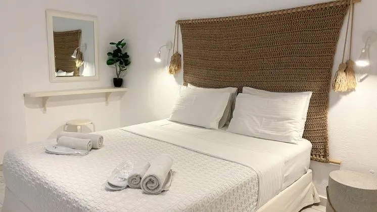Apartment with Jacuzzi, Sea View and Pool Access
