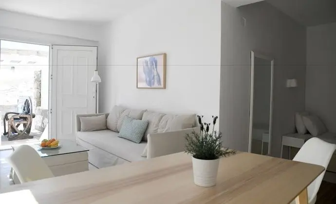 Apartment with Jacuzzi, Sea View and Pool Access