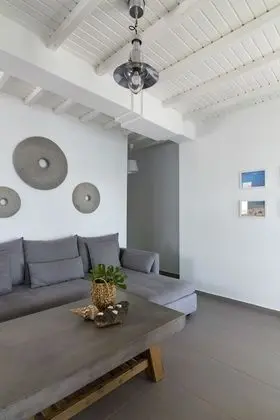 Apartment with Sea View, Jacuzzi and Pool Access
