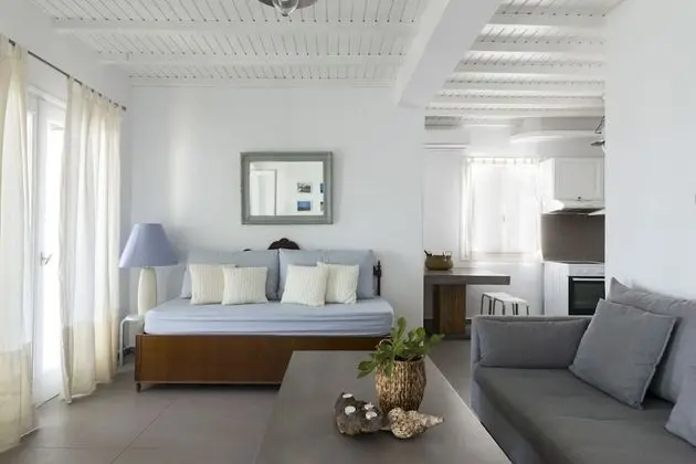 Apartment with Sea View, Jacuzzi and Pool Access