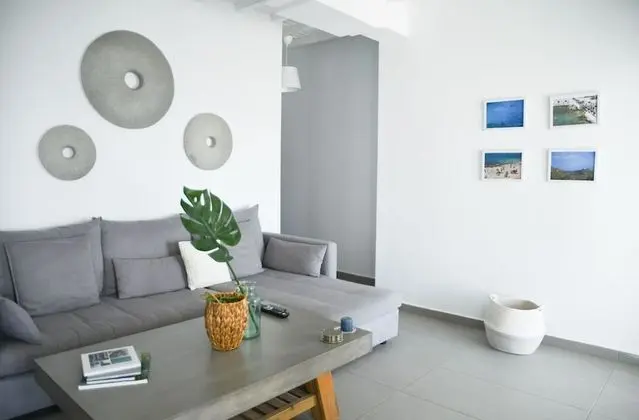 Apartment with Sea View, Jacuzzi and Pool Access