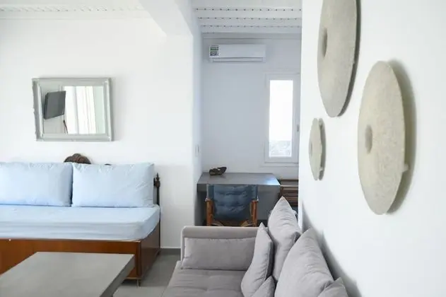 Apartment with Sea View, Jacuzzi and Pool Access
