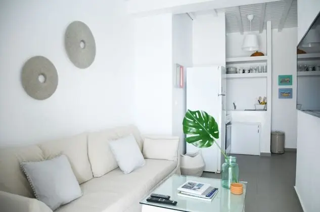 Two-Bedroom Apartment with Jacuzzi, Sea View and Pool Access