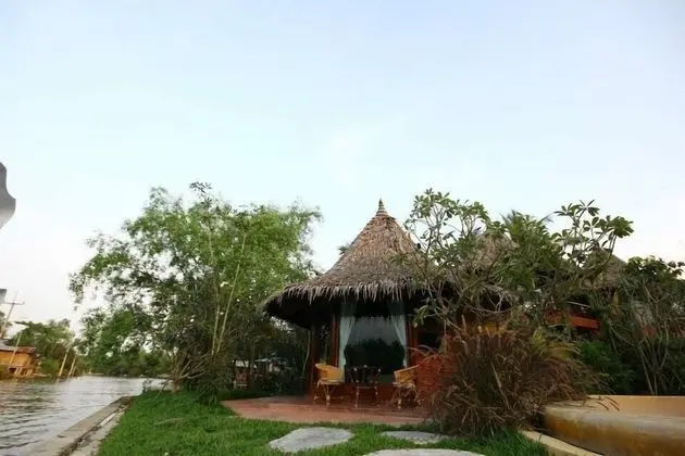 Waterside Suite