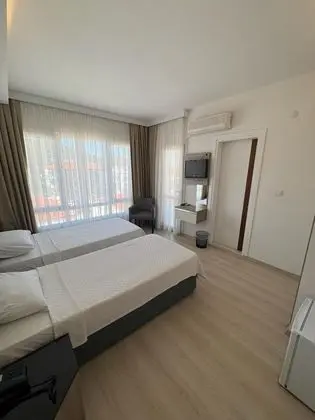 Standart Oda, Kara Manzaralı