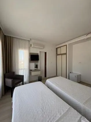 Standart Oda, Kara Manzaralı