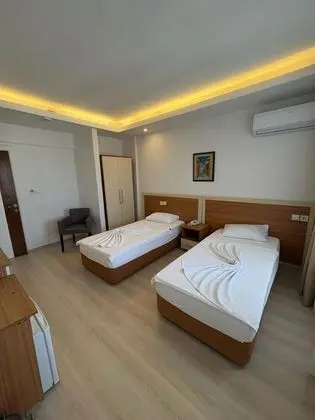 Standart Oda, Kara Manzaralı