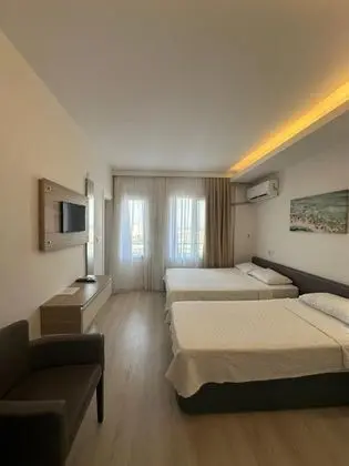 Triple, Şehir Manzaralı