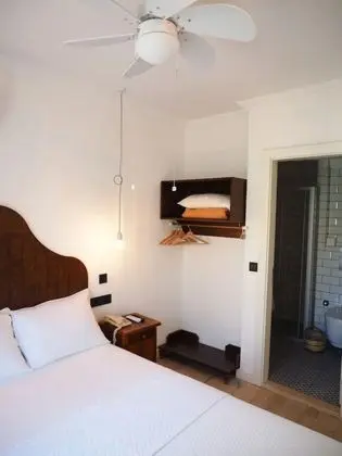 Havuz manzaralı Standart tek kişilik oda