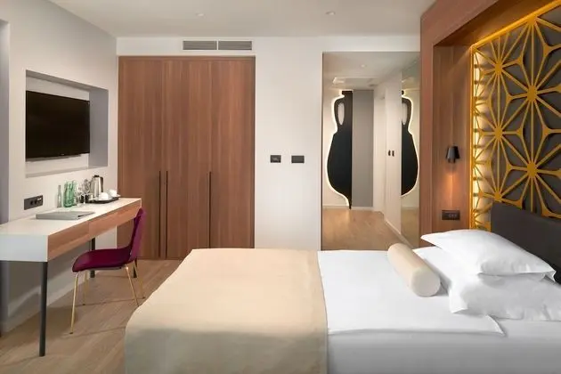 Superior Tek Büyük veya İki Ayrı Yataklı Oda