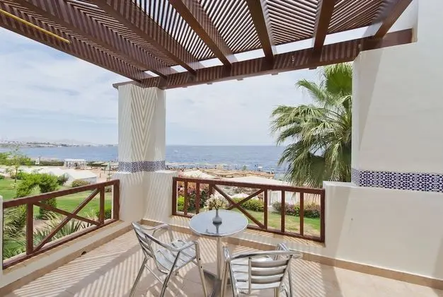 Standard Front Sea View