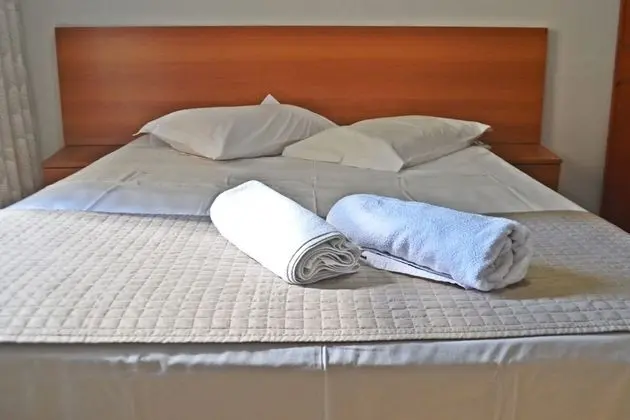 Üç Kişilik Oda