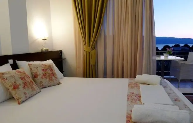 Deluxe Tek Büyük Yataklı Oda, Balkon