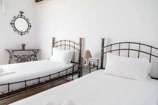 Tek Büyük veya İki Ayrı Yataklı Oda, Balkon