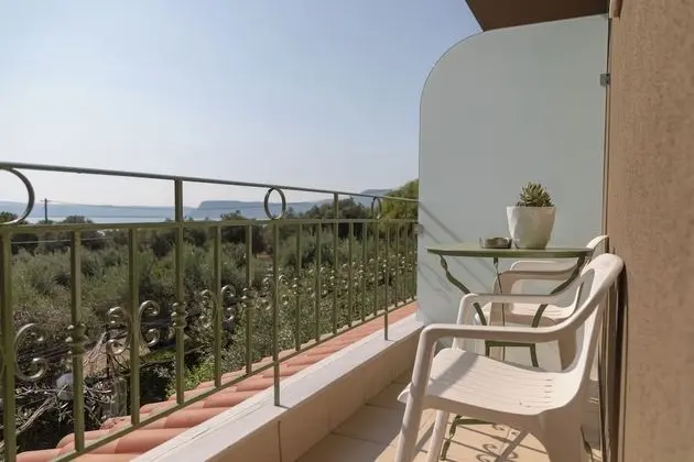 Tek Büyük veya İki Ayrı Yataklı Oda, Balkon