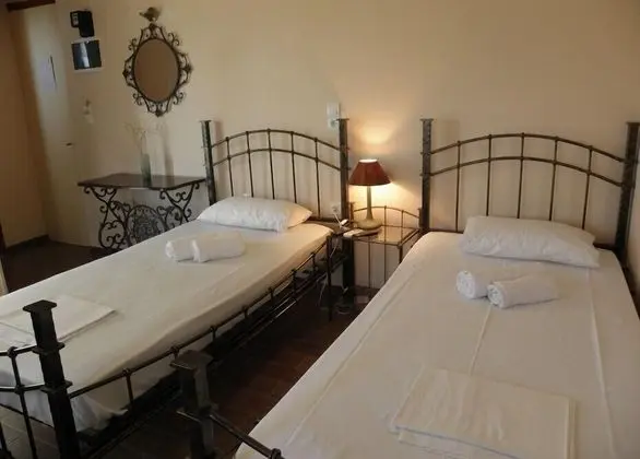 Tek Büyük veya İki Ayrı Yataklı Oda, Balkon
