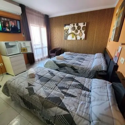 Üç Kişilik Oda