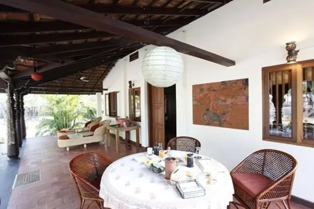 Kır Evi, Deniz Manzaralı