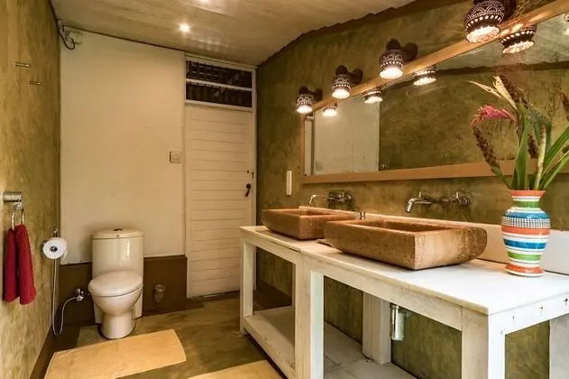 Kır Evi, Deniz Manzaralı