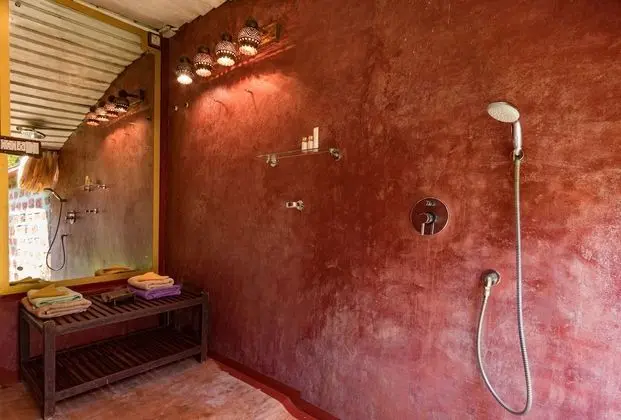 Kır Evi, Deniz Manzaralı