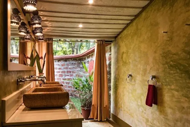 Kır Evi, Deniz Manzaralı