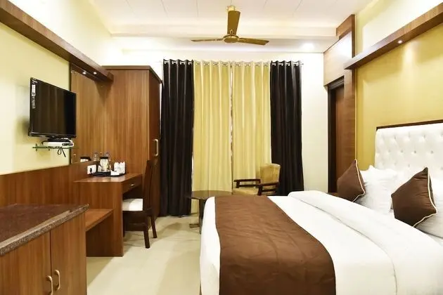 Deluxe Üç Kişilik Oda, Şehir Manzaralı