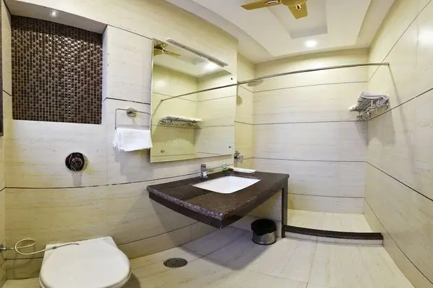 Deluxe Üç Kişilik Oda, Şehir Manzaralı