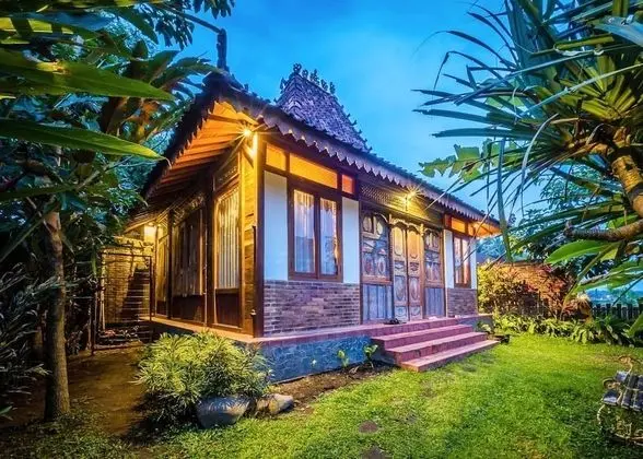Royal Oda, 1 En Büyük (King) Boy Yatak, Bahçe Manzaralı, Avlu