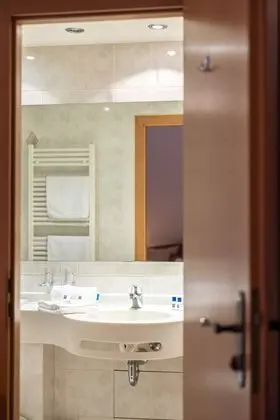 Tek Büyük Yataklı Oda, Balkon