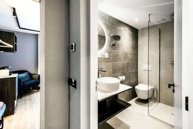 Deluxe Tek Büyük Yataklı Oda, Balkon, Deniz Manzaralı