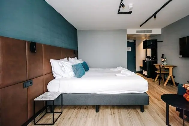 Deluxe Tek Büyük Yataklı Oda, Balkon, Deniz Manzaralı