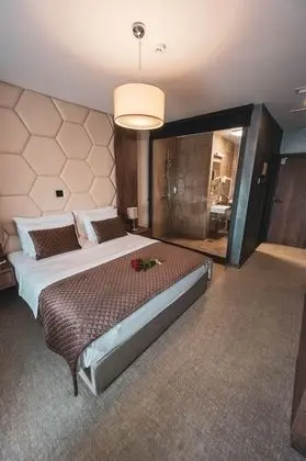 Comfort Tek Büyük Yataklı Oda