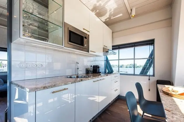 The Yays-Crane Apartment