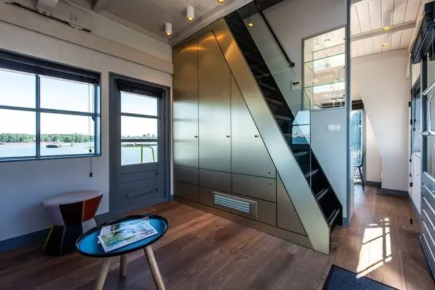 The Yays-Crane Apartment