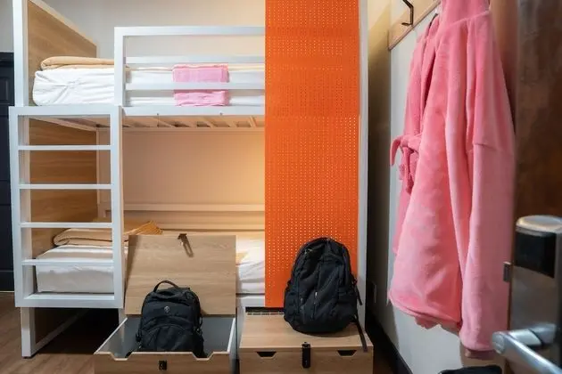 Ortak Ranzalı Oda, Sadece kadınlar için, Özel Banyo (1 Twin Bed in 4 Bed Room)