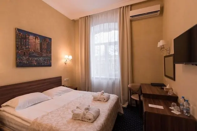 Standard Tek Büyük Yataklı Oda