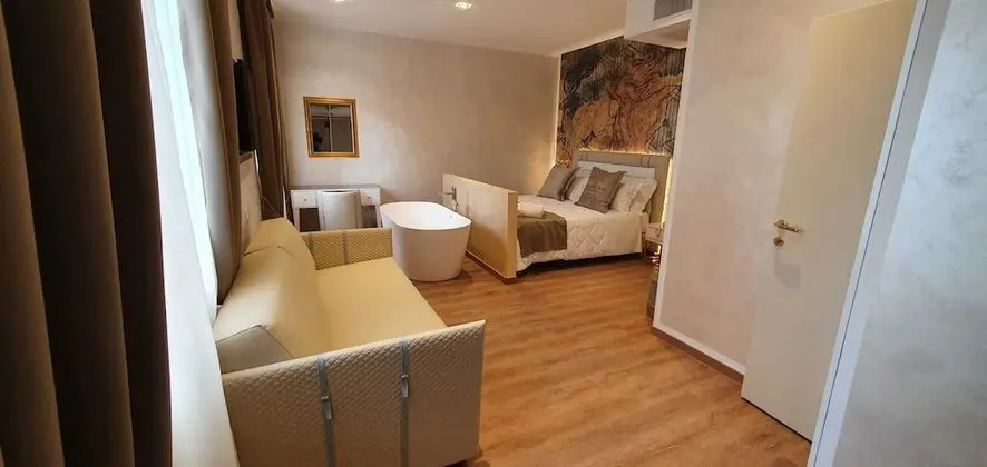 Junior Oda, Şehir Manzaralı