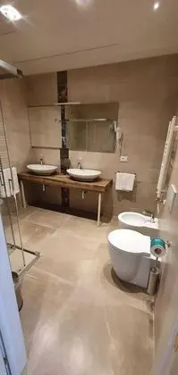 Junior Oda, Şehir Manzaralı
